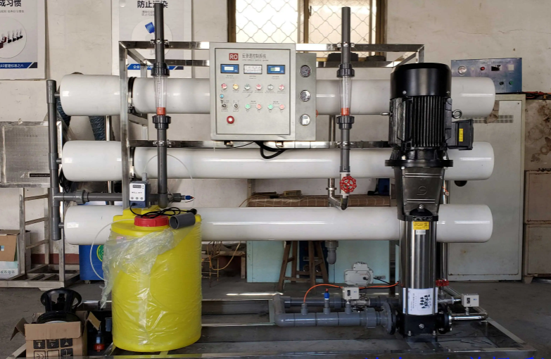 1-10噸小型<a href=http://m.hongxingchang.com/fstcjssb/ target=_blank class=infotextkey>反滲透凈水設(shè)備</a>